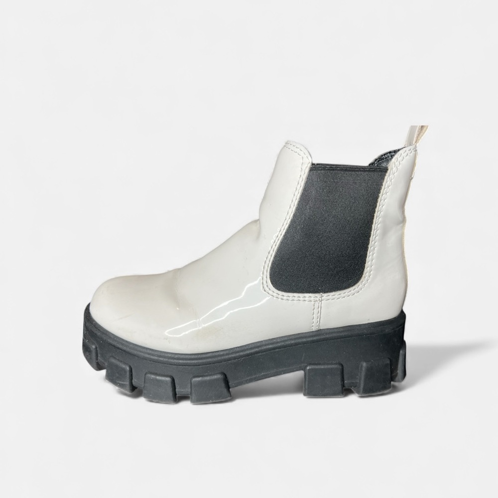 Edelman Circus Stylish Women's White and Black Ankle Boots